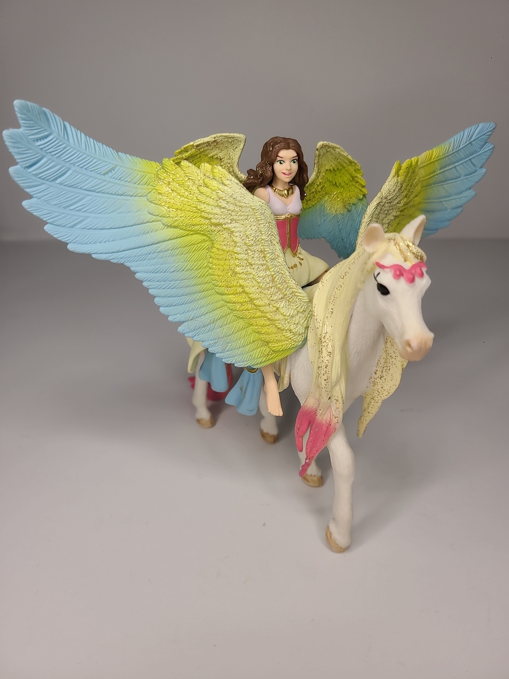 Schleich Bayala Fairy Surah with Glitter Pegasus #70566 READ